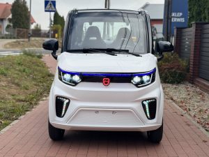SAMOCHÓD ELEKTRYCZNY SARINI X9 3000W 72V100AH 4 KOŁOWY KOLOR BIAŁO-CZARNY