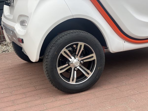 MINI SAMOCHÓD SARINI FIBI  3-kołowy 2500W 72V 58AH KOLOR biały - obrazek 5