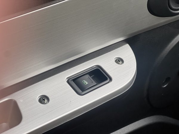 MINI SAMOCHÓD SARINI FIBI B BAGAŻNIK 3-kołowy 2500W 72V 58AH KOLOR biały - obrazek 8