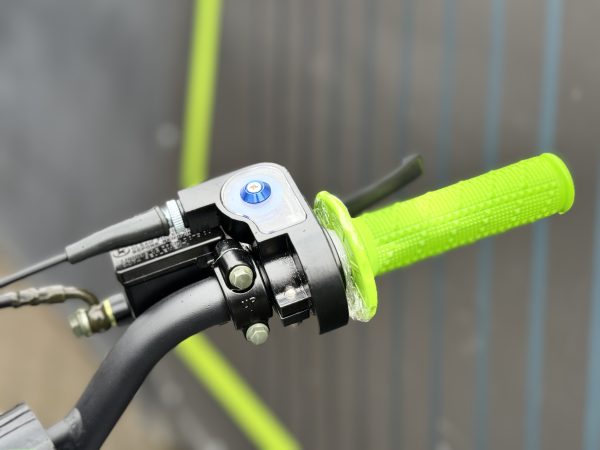 CROSS 140CM3 INFERNO 67 KOŁA 19/16 E-START rozruch elektryczny SKRZYNIA MANUALNA KOLOR ZIELONY - obrazek 9