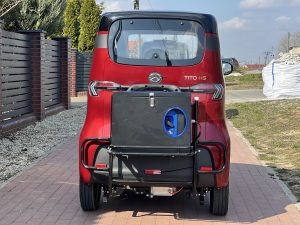 MINI SAMOCHÓD SARINI TITO HS Z GENERATOREM 3-kołowy 3000W 65AH KOLOR CZERWONO-CZARNY