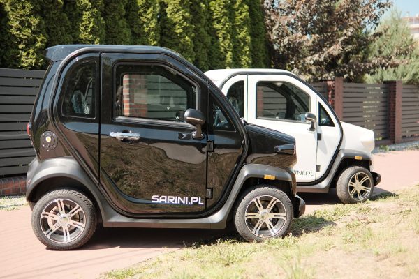 SAMOCHÓD ELEKTRYCZNY SARINI M1 LUQI EV400 PLUS 5000W 72V112AH LiMPO4 kolor SZARY - obrazek 3