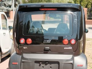 SAMOCHÓD ELEKTRYCZNY SARINI M1 LUQI EV400 PLUS 5000W 72V112AH LiMPO4 kolor SZARY