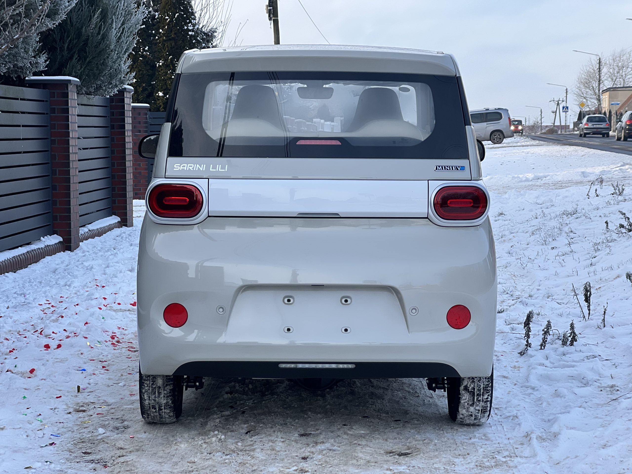 SAMOCHÓD ELEKTRYCZNY SARINI LILI 15000W LiFePo4 kolor BIAŁY - obrazek 3