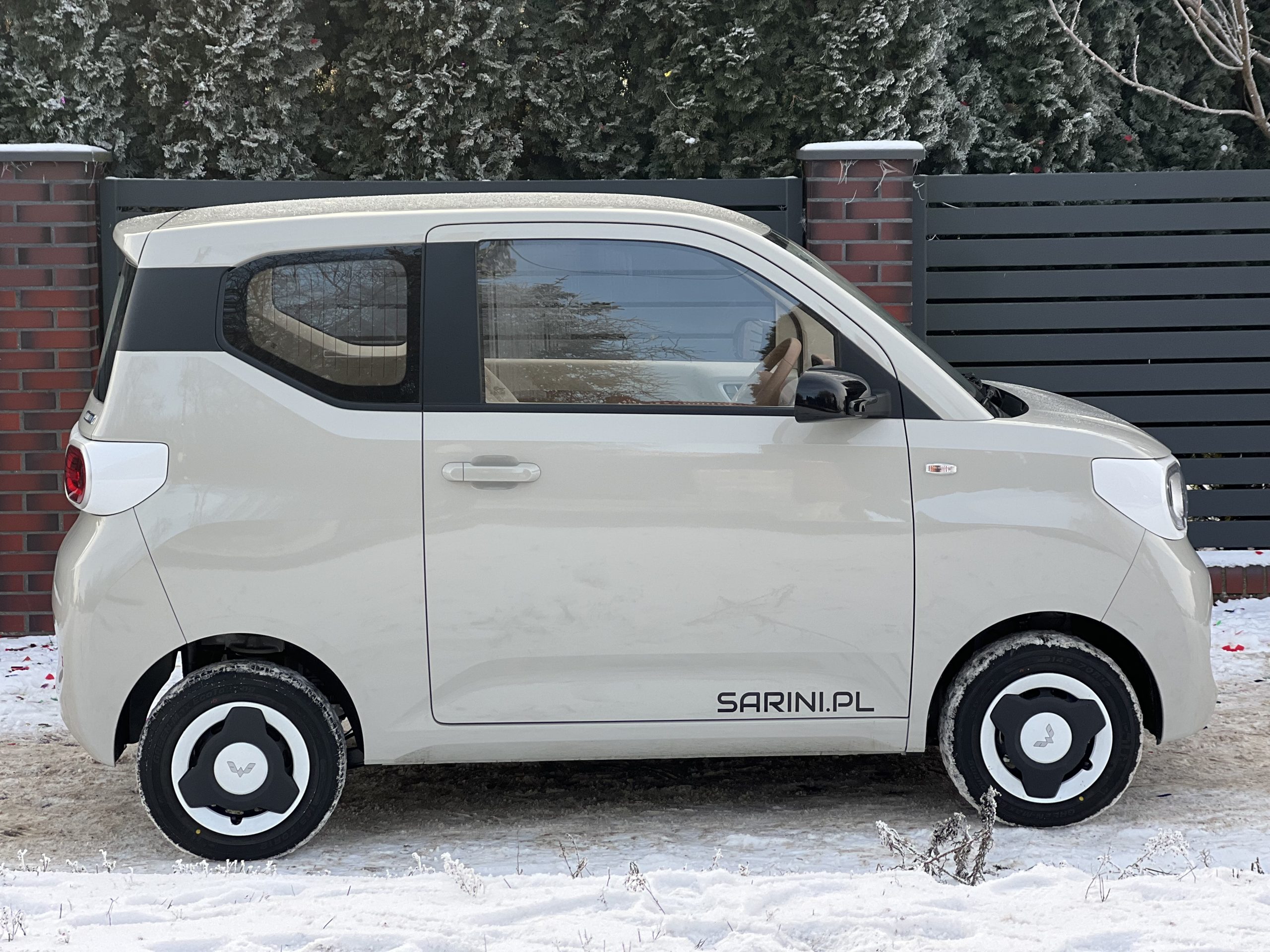 SAMOCHÓD ELEKTRYCZNY SARINI LILI 15000W LiFePo4 kolor BIAŁY - obrazek 2