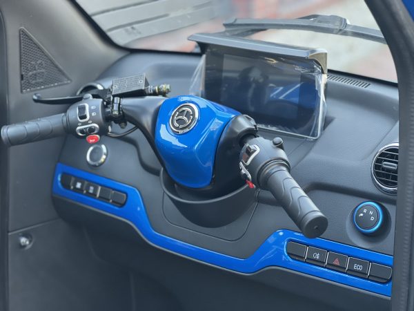 MINI SAMOCHÓD SARINI TITO S 3-kołowy 3000W 58AH KOLOR NIEBIESKI - BLUE SKY - obrazek 5